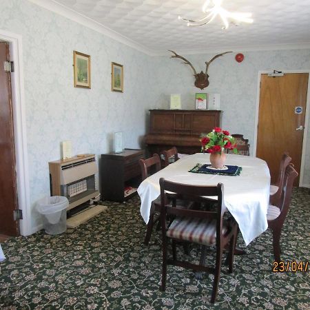 Tremains Guest House Bridgend  Buitenkant foto