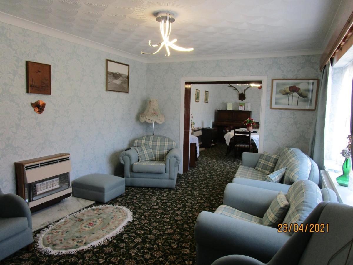 Tremains Guest House Bridgend  Buitenkant foto
